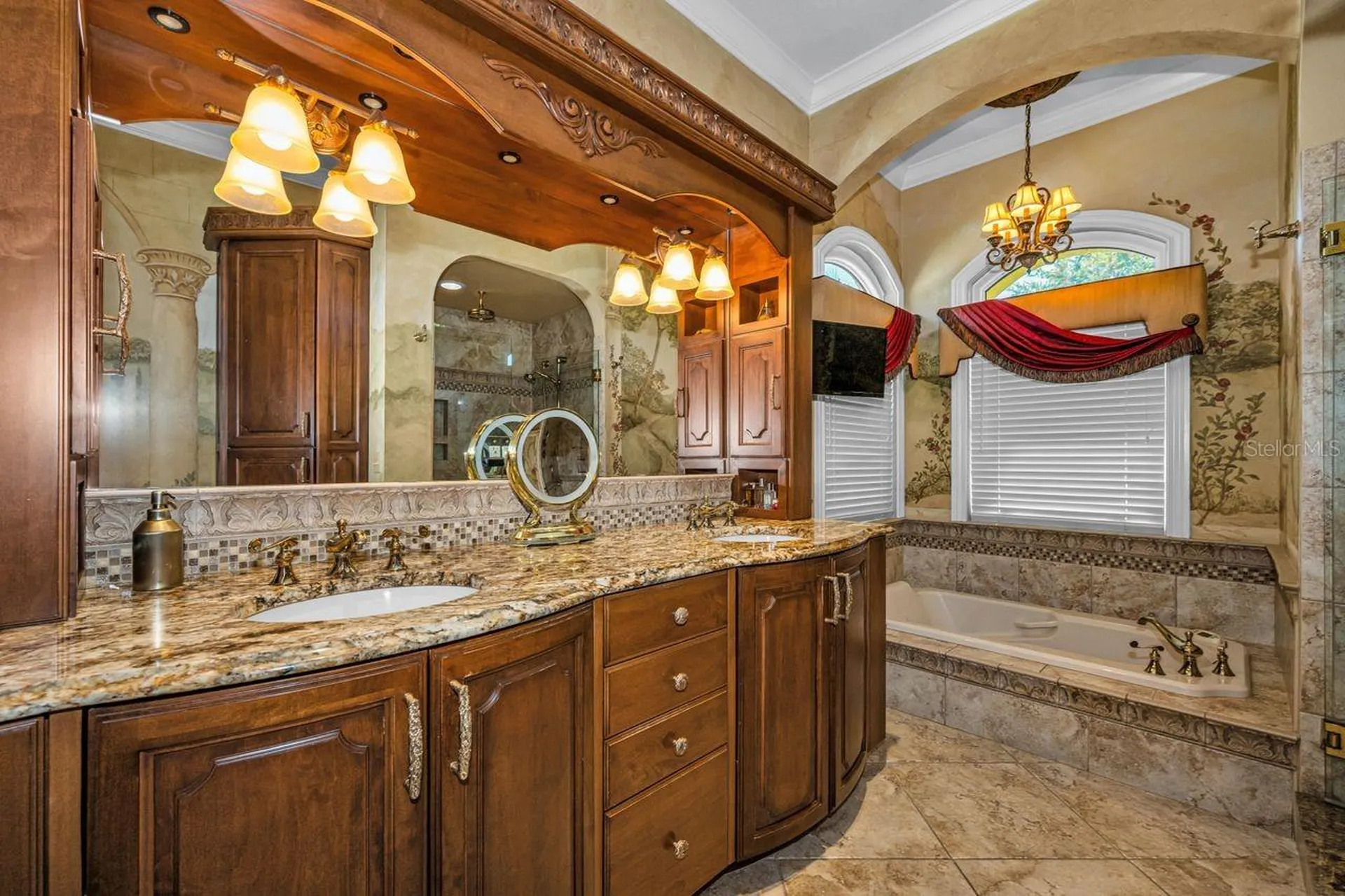 970 Southern Pine Court NE St Petersburg FL 33703