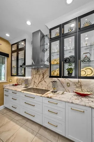 970 Southern Pine Court NE St Petersburg FL 33703