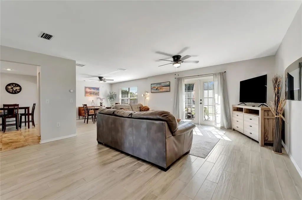 2916 Woodcrest Drive Sarasota FL 34239