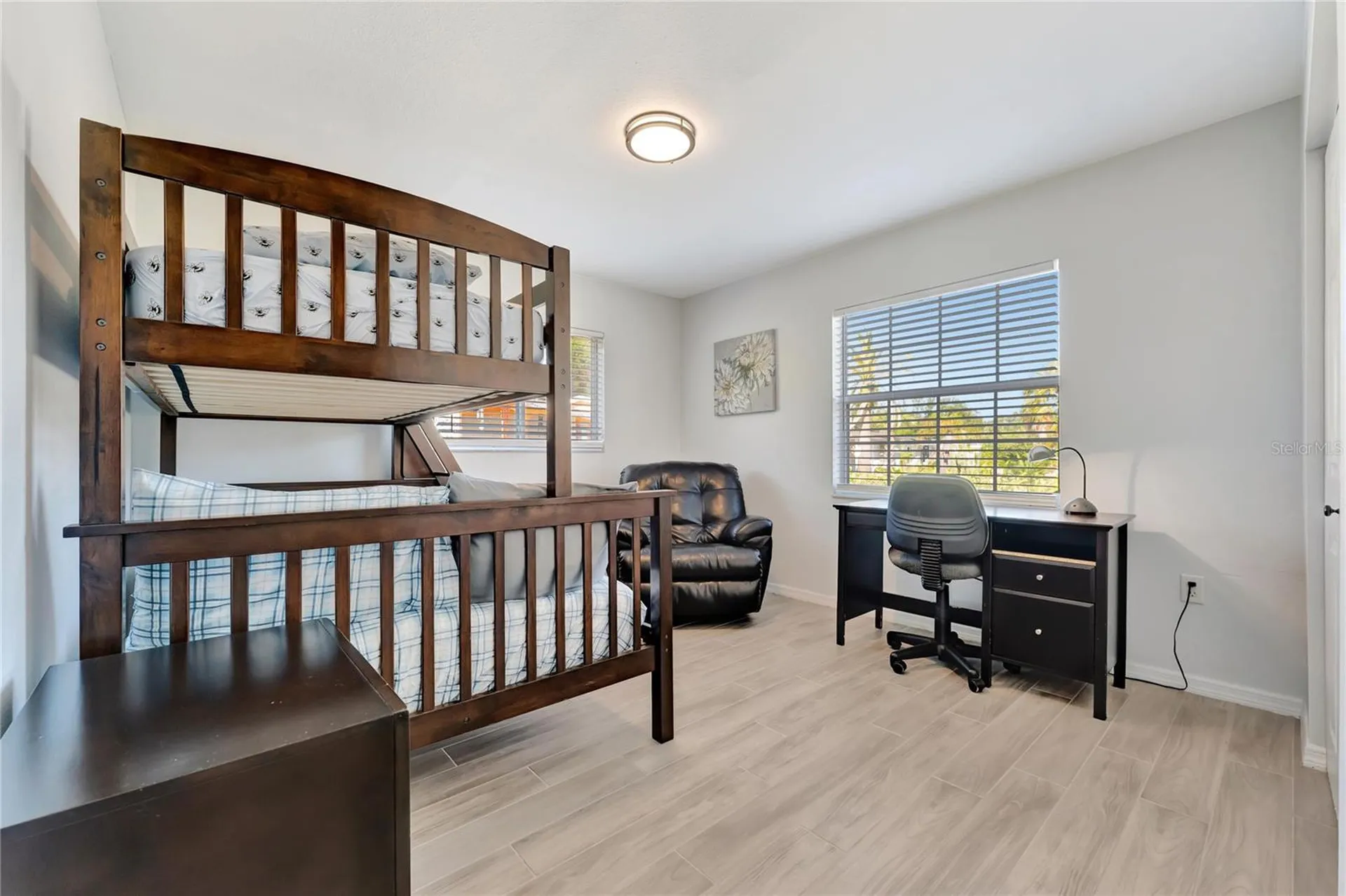 2916 Woodcrest Drive Sarasota FL 34239