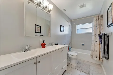 2916 Woodcrest Drive Sarasota FL 34239