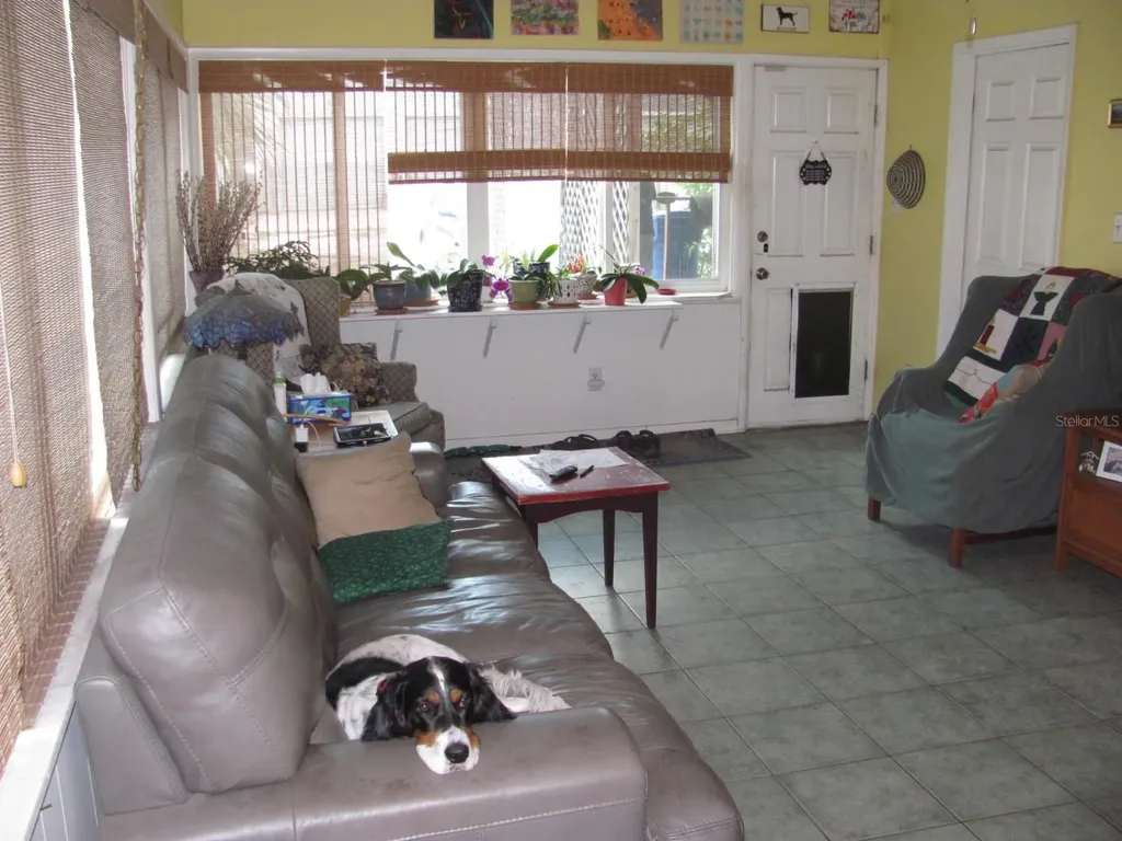 4716 17th Avenue N St Petersburg FL 33713