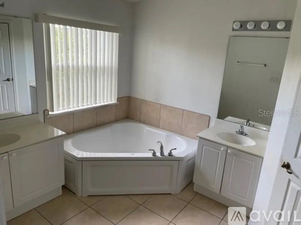 2834 Club Cortile Circle Kissimmee FL 34746