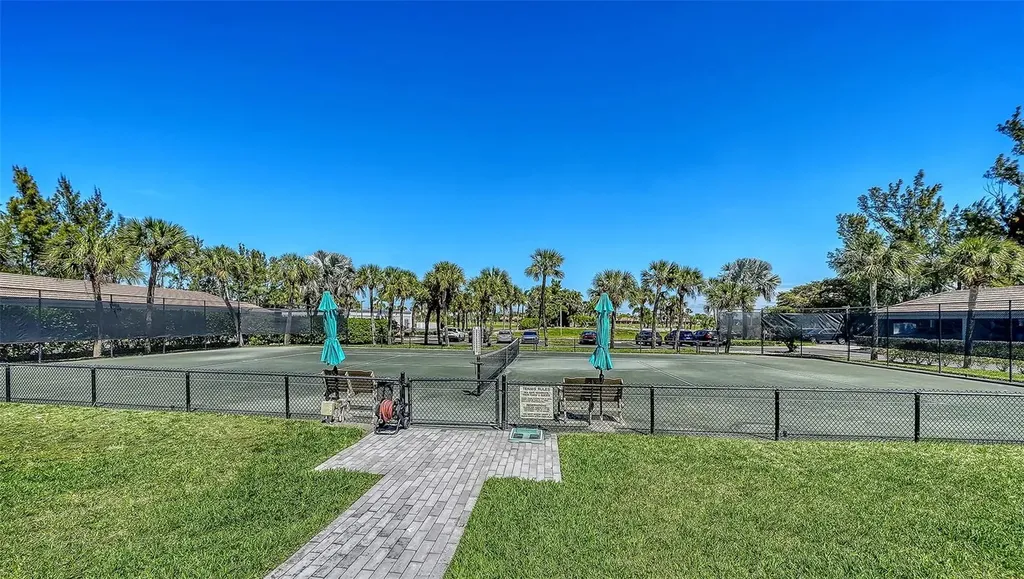 2425 Gulf Of Mexico Drive Longboat Key FL 34228