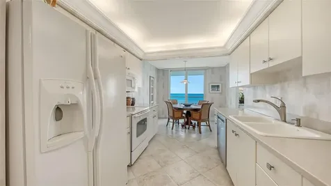 2425 Gulf Of Mexico Drive Longboat Key FL 34228