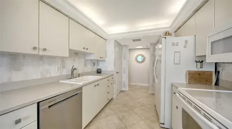 2425 Gulf Of Mexico Drive Longboat Key FL 34228