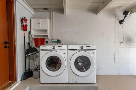 138 Pearl Avenue Sarasota FL 34243