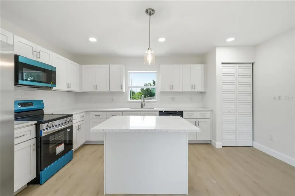 4651 22nd Avenue N St Petersburg FL 33713