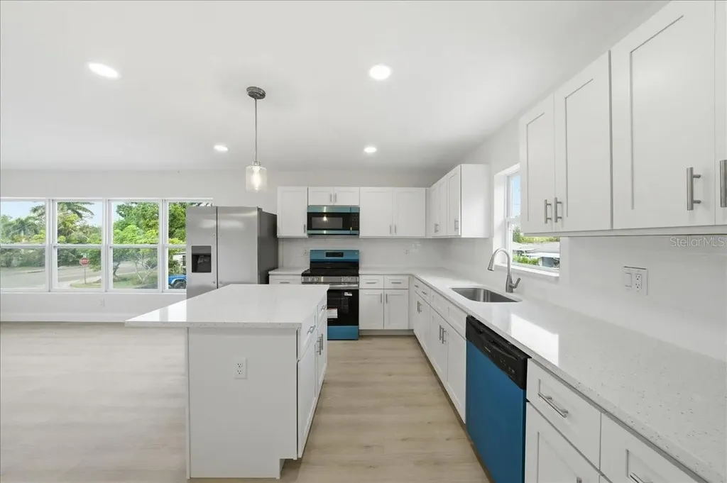 4651 22nd Avenue N St Petersburg FL 33713