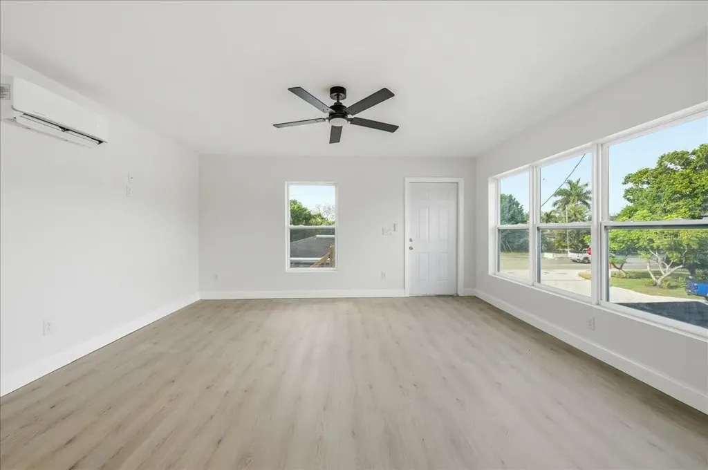 4651 22nd Avenue N St Petersburg FL 33713