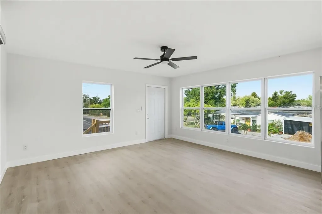 4651 22nd Avenue N St Petersburg FL 33713