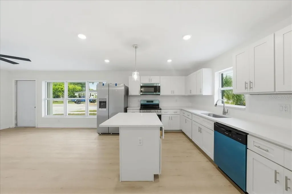 4651 22nd Avenue N St Petersburg FL 33713