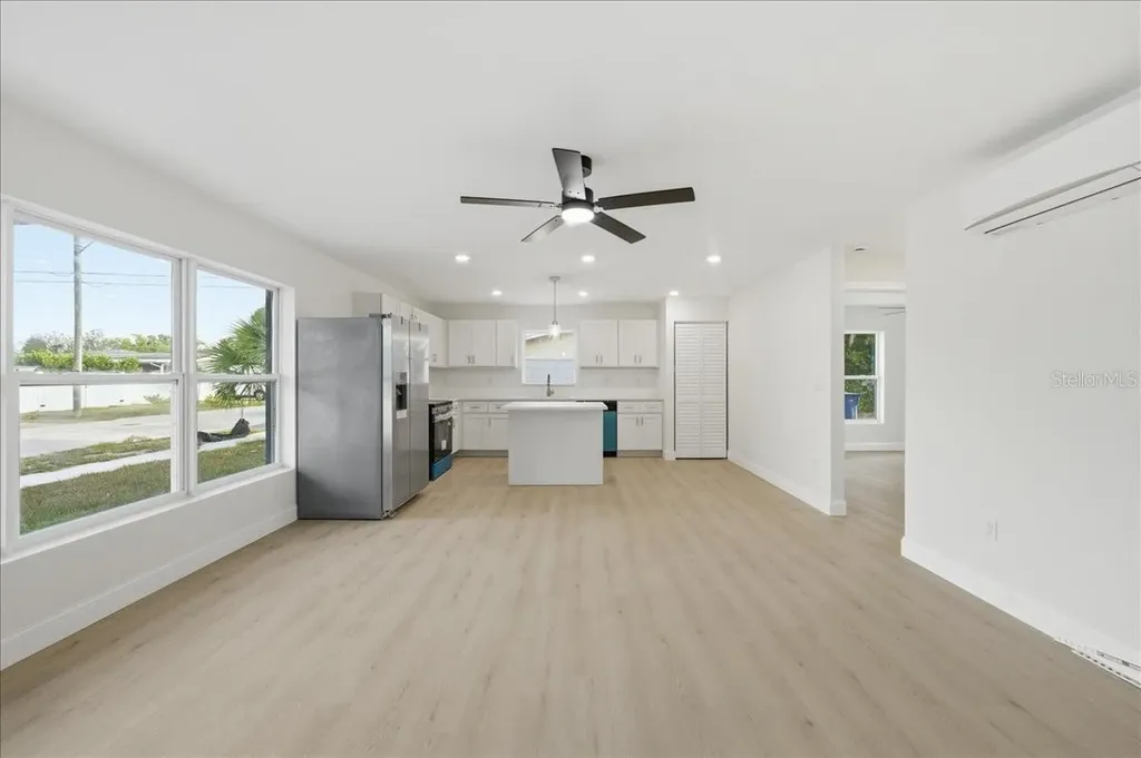 4651 22nd Avenue N St Petersburg FL 33713