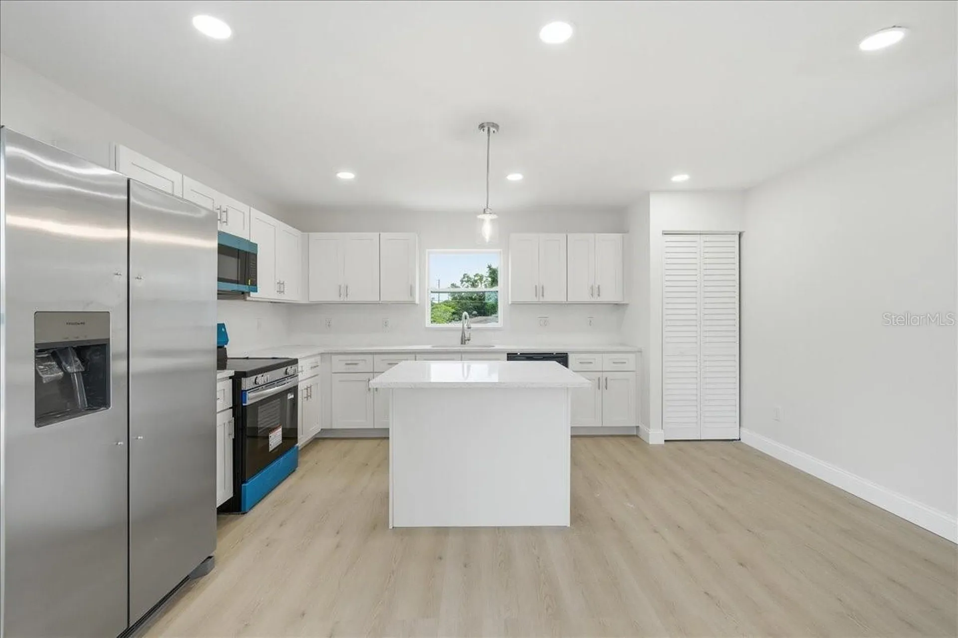 4651 22nd Avenue N St Petersburg FL 33713
