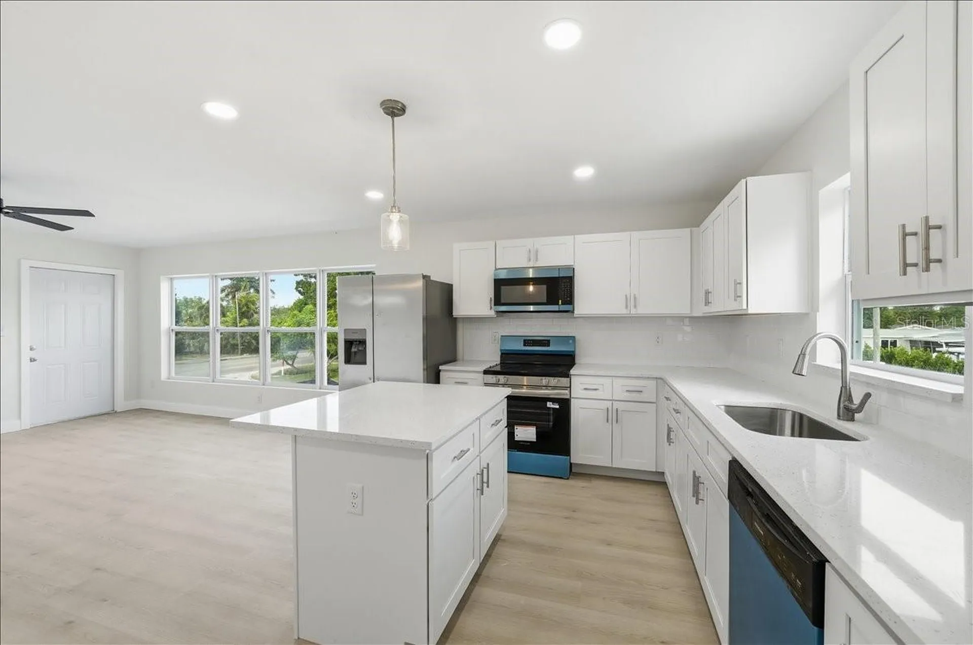 4651 22nd Avenue N St Petersburg FL 33713