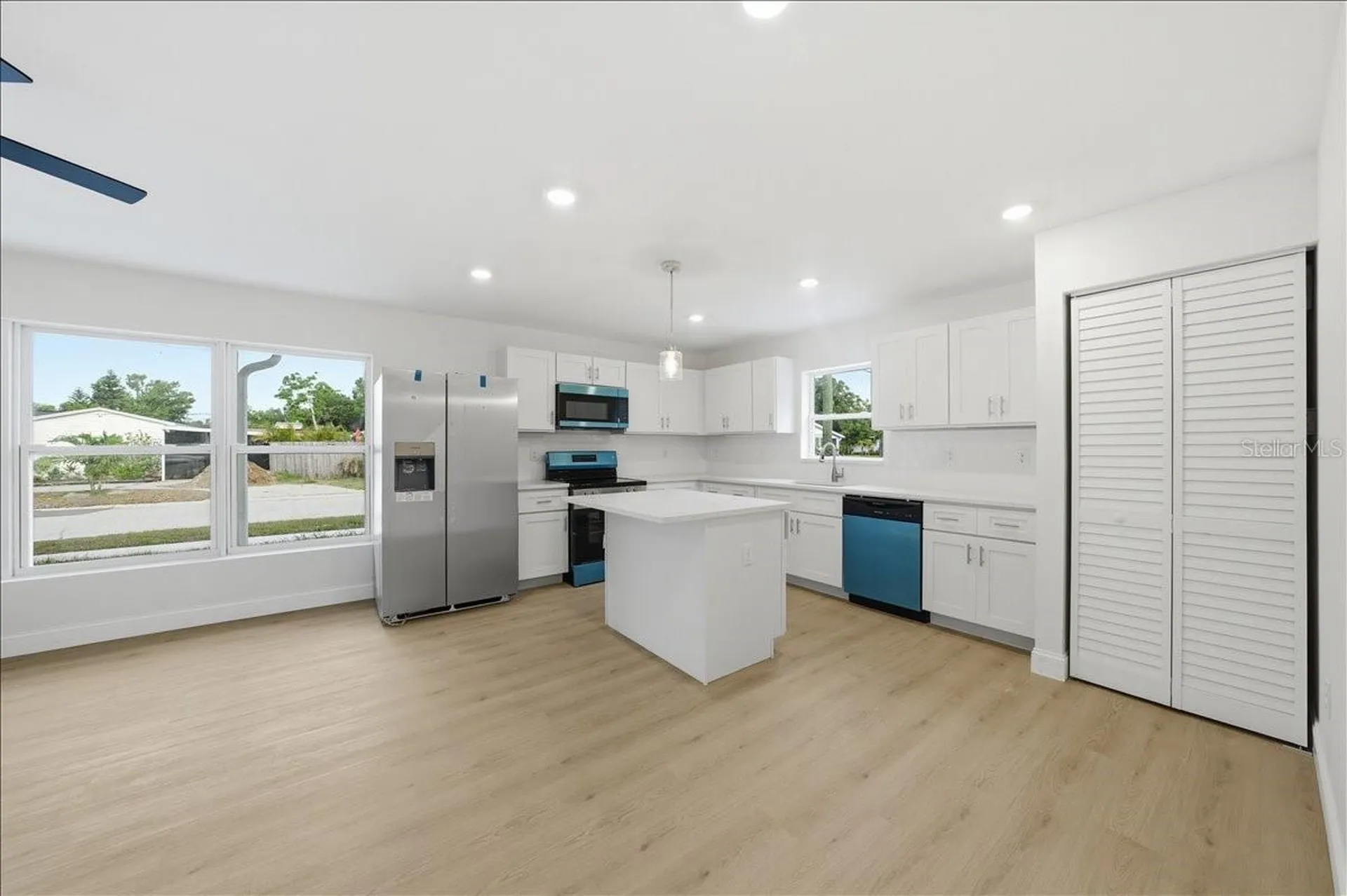 4651 22nd Avenue N St Petersburg FL 33713