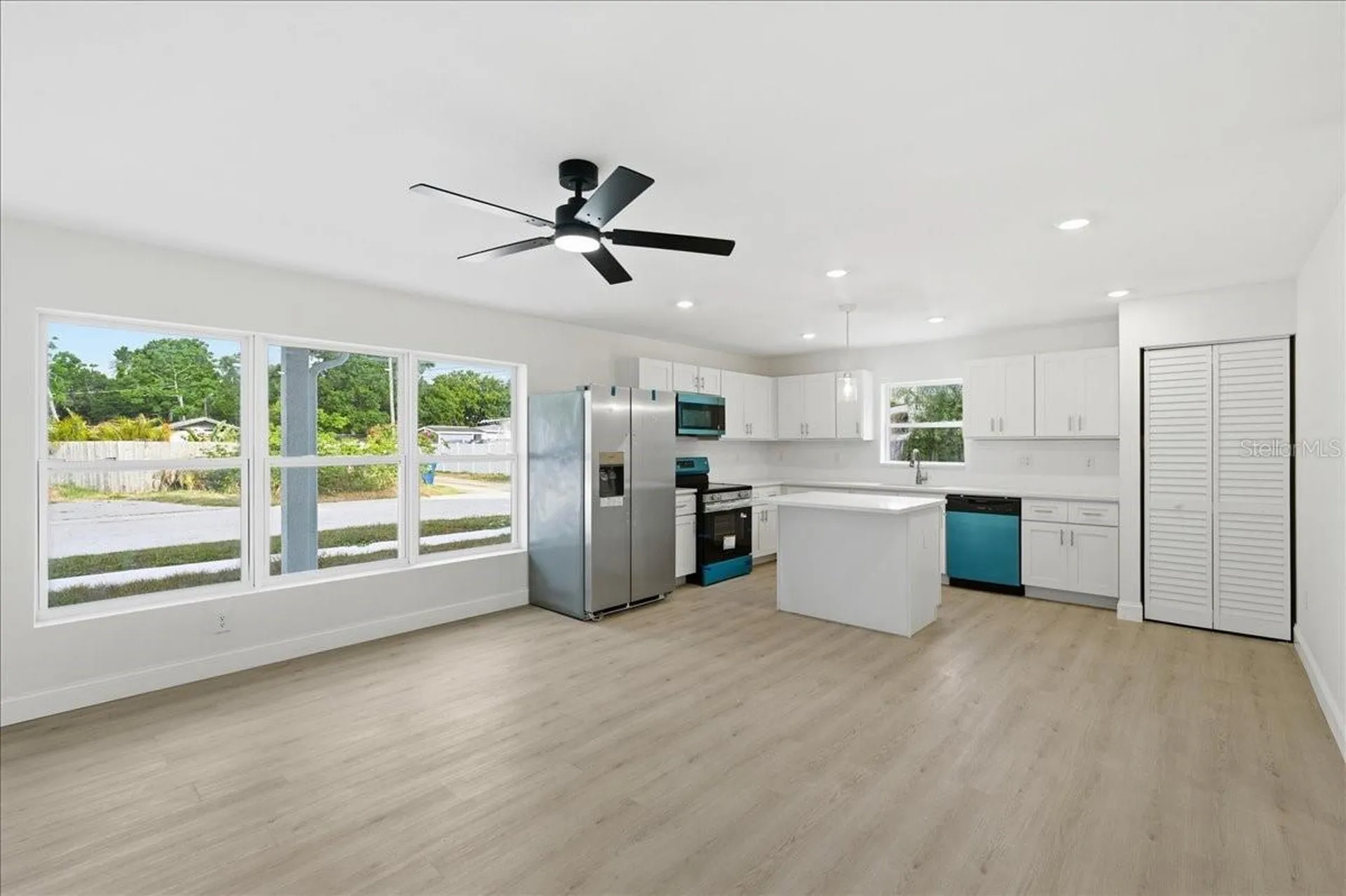 4651 22nd Avenue N St Petersburg FL 33713