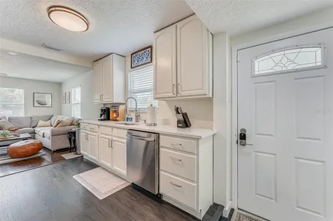 4651 22nd Avenue N St Petersburg FL 33713
