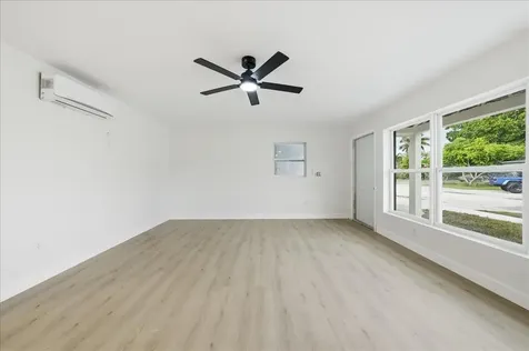 4651 22nd Avenue N St Petersburg FL 33713