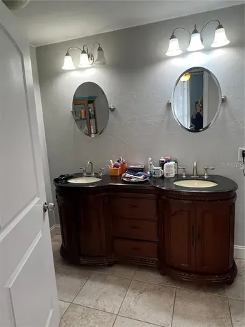 25446 SW 5 Avenue Newberry FL 32669