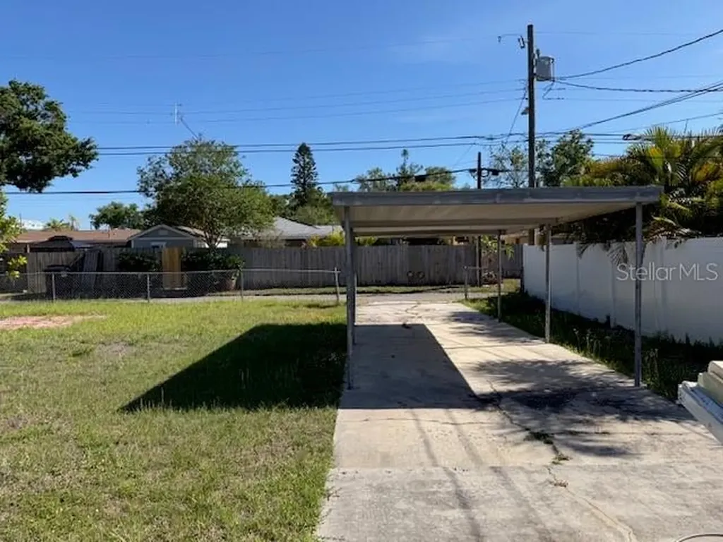 430 42nd Avenue NE St Petersburg FL 33703