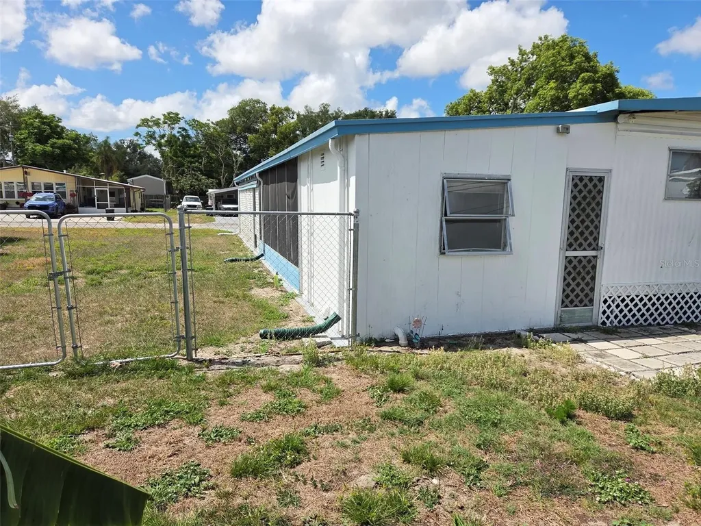 39143 Ola Avenue Zephyrhills FL 33542