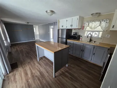 39143 Ola Avenue Zephyrhills FL 33542