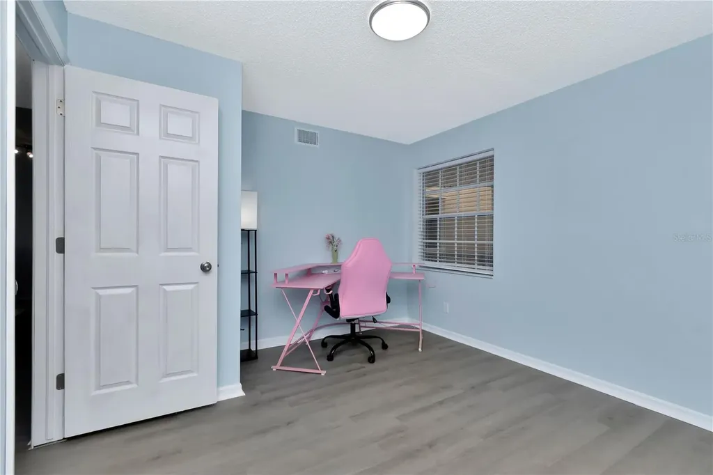 6817 Stones Throw Circle N St Petersburg FL 33710