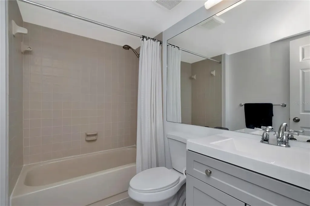 6817 Stones Throw Circle N St Petersburg FL 33710
