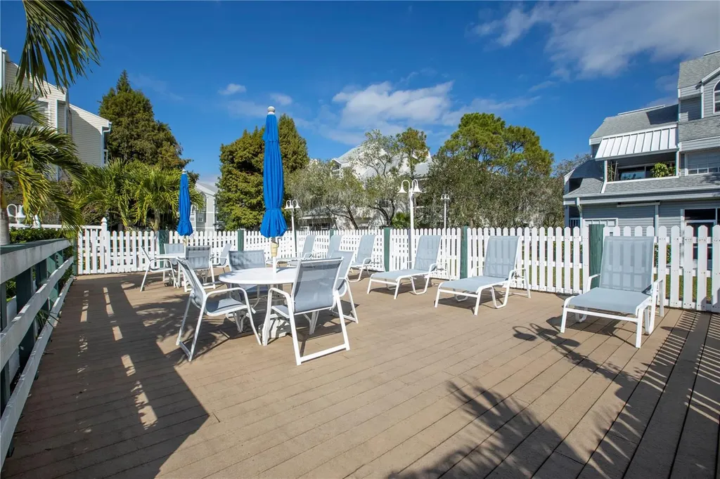 6817 Stones Throw Circle N St Petersburg FL 33710