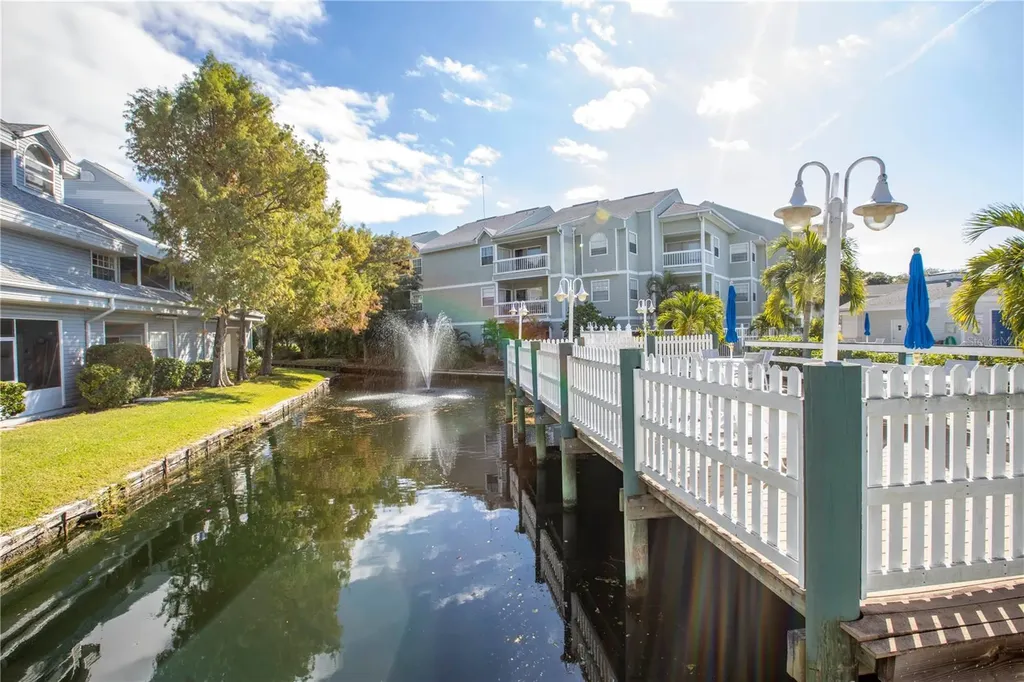 6817 Stones Throw Circle N St Petersburg FL 33710
