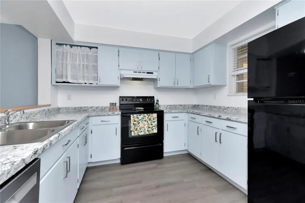 6817 Stones Throw Circle N St Petersburg FL 33710