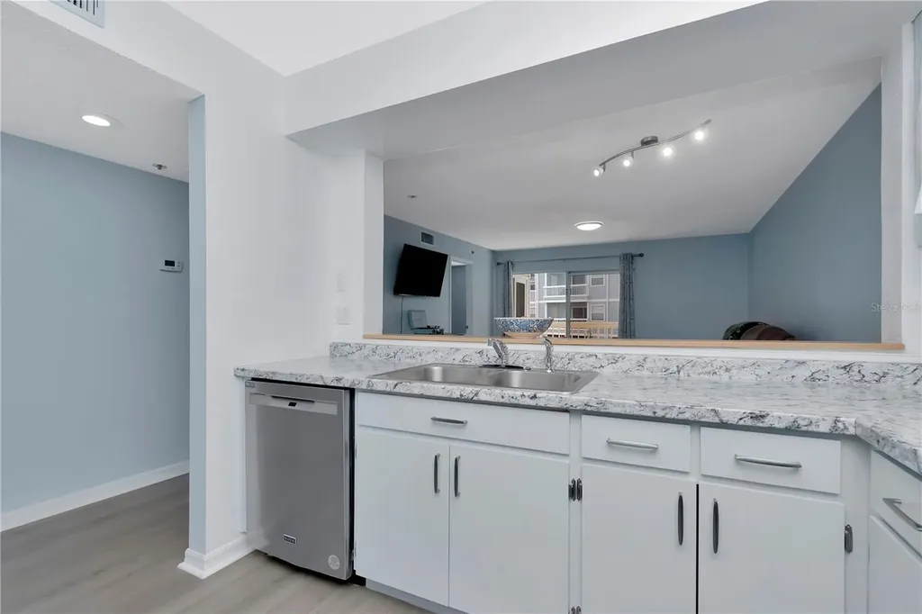 6817 Stones Throw Circle N St Petersburg FL 33710