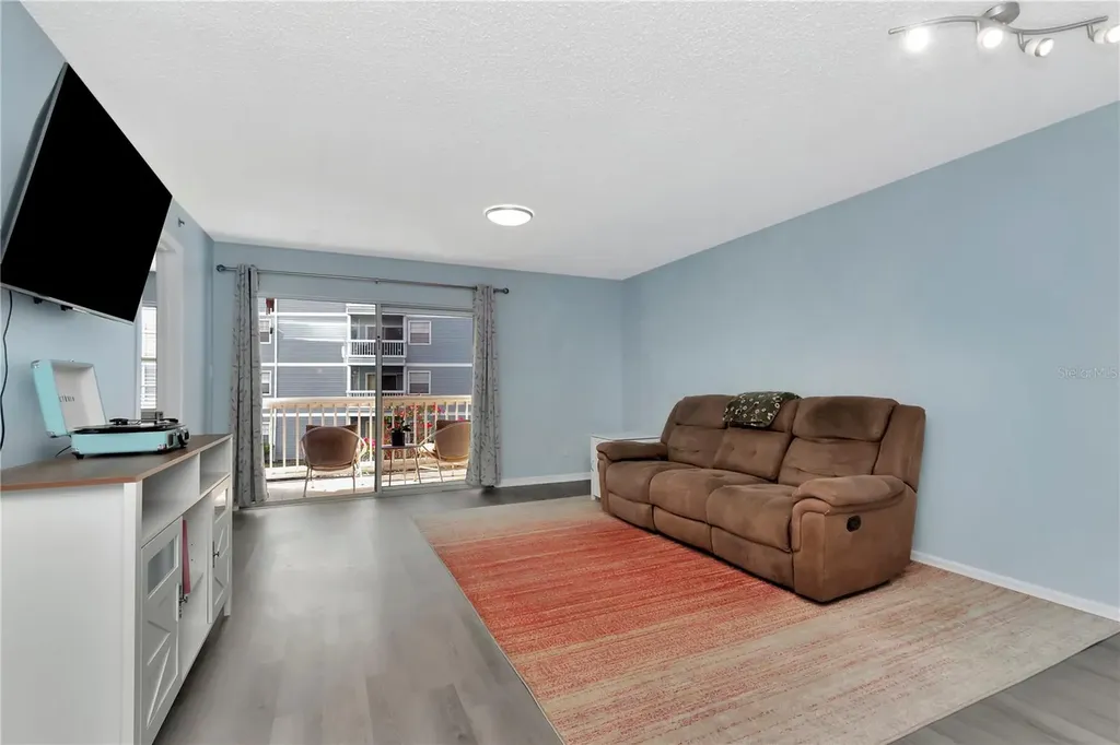 6817 Stones Throw Circle N St Petersburg FL 33710