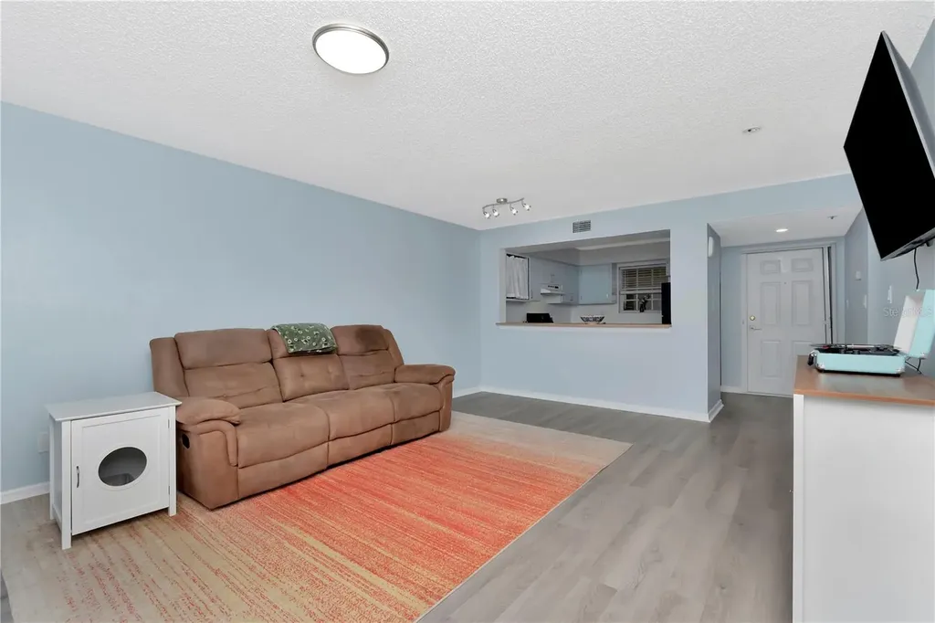 6817 Stones Throw Circle N St Petersburg FL 33710