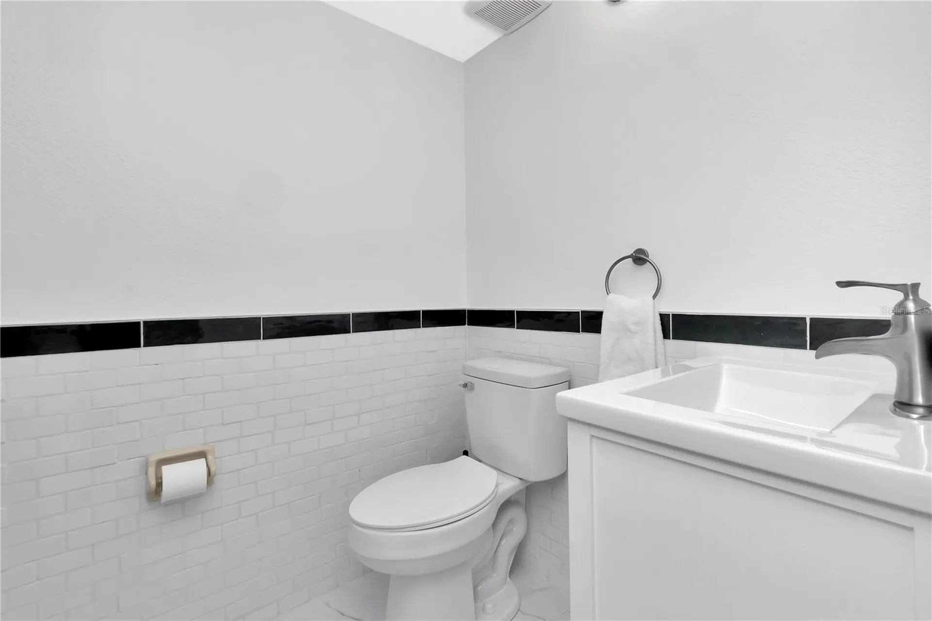 6817 Stones Throw Circle N St Petersburg FL 33710