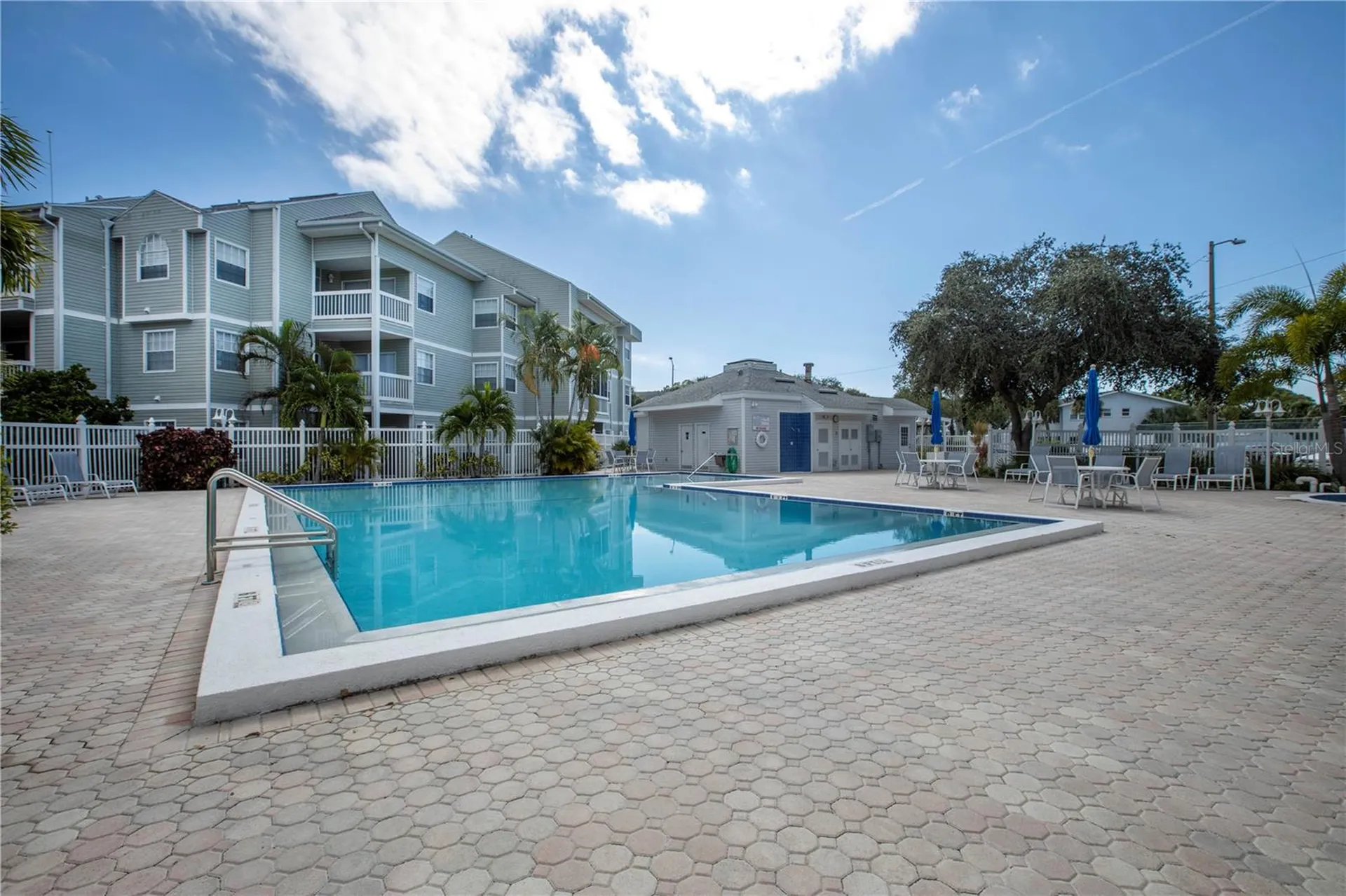 6817 Stones Throw Circle N St Petersburg FL 33710