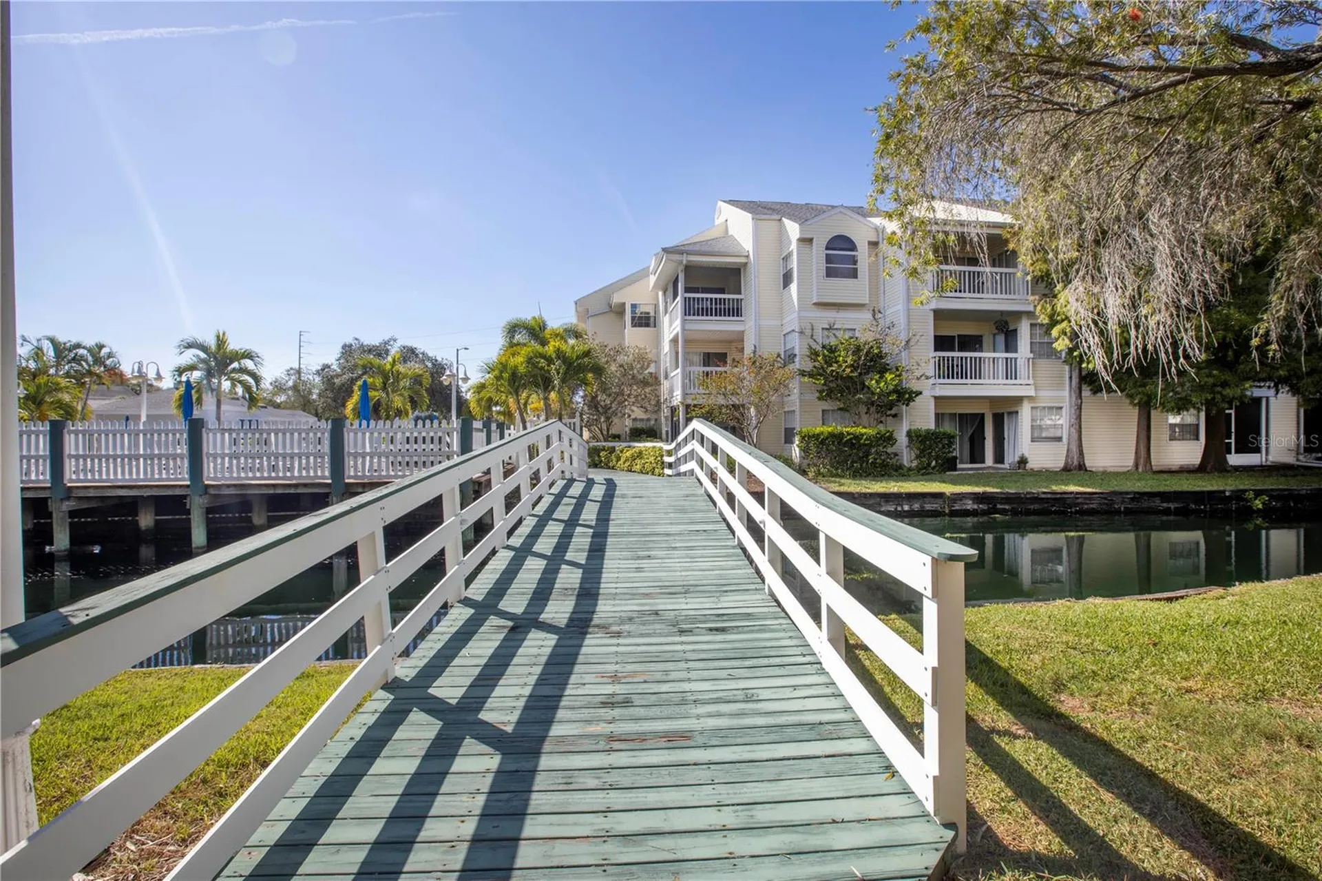 6817 Stones Throw Circle N St Petersburg FL 33710