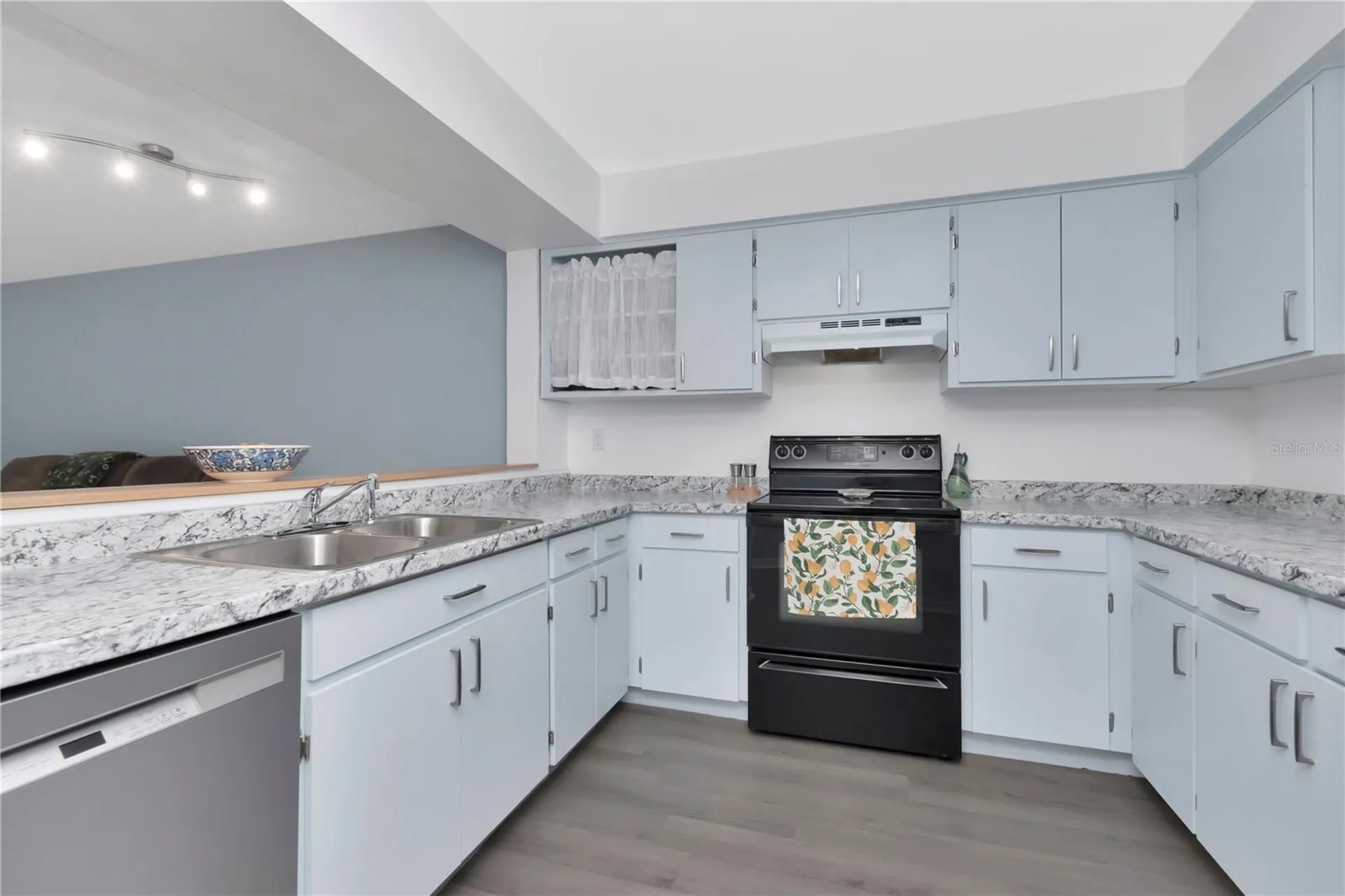 6817 Stones Throw Circle N St Petersburg FL 33710