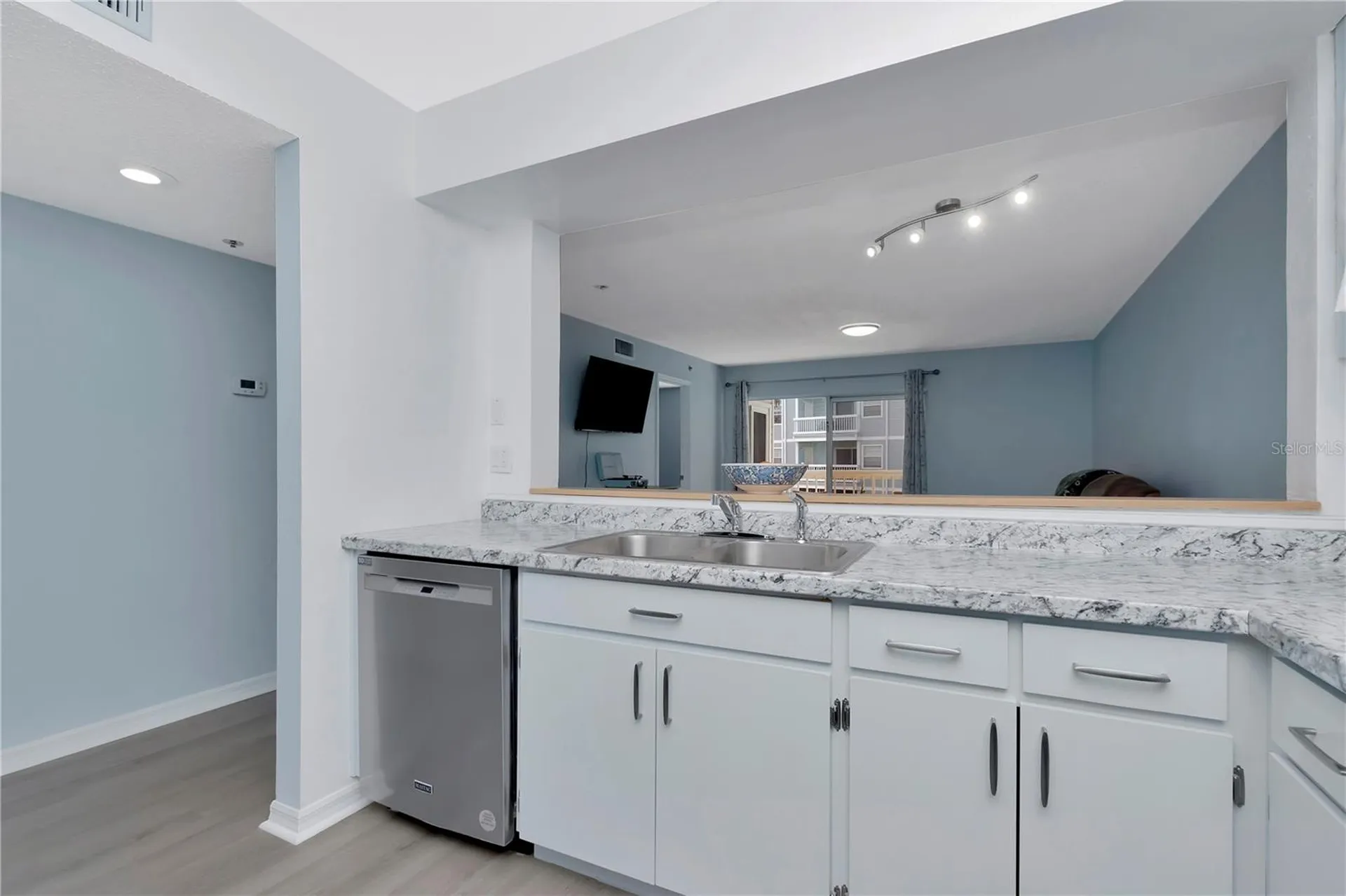 6817 Stones Throw Circle N St Petersburg FL 33710