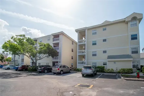 6817 Stones Throw Circle N St Petersburg FL 33710