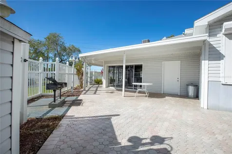 6817 Stones Throw Circle N St Petersburg FL 33710