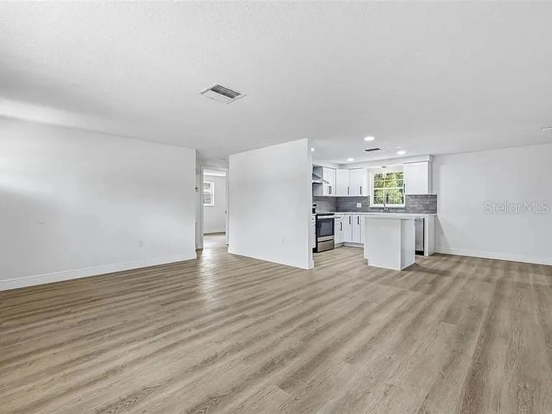 39252 Heights Avenue Zephyrhills FL 33542