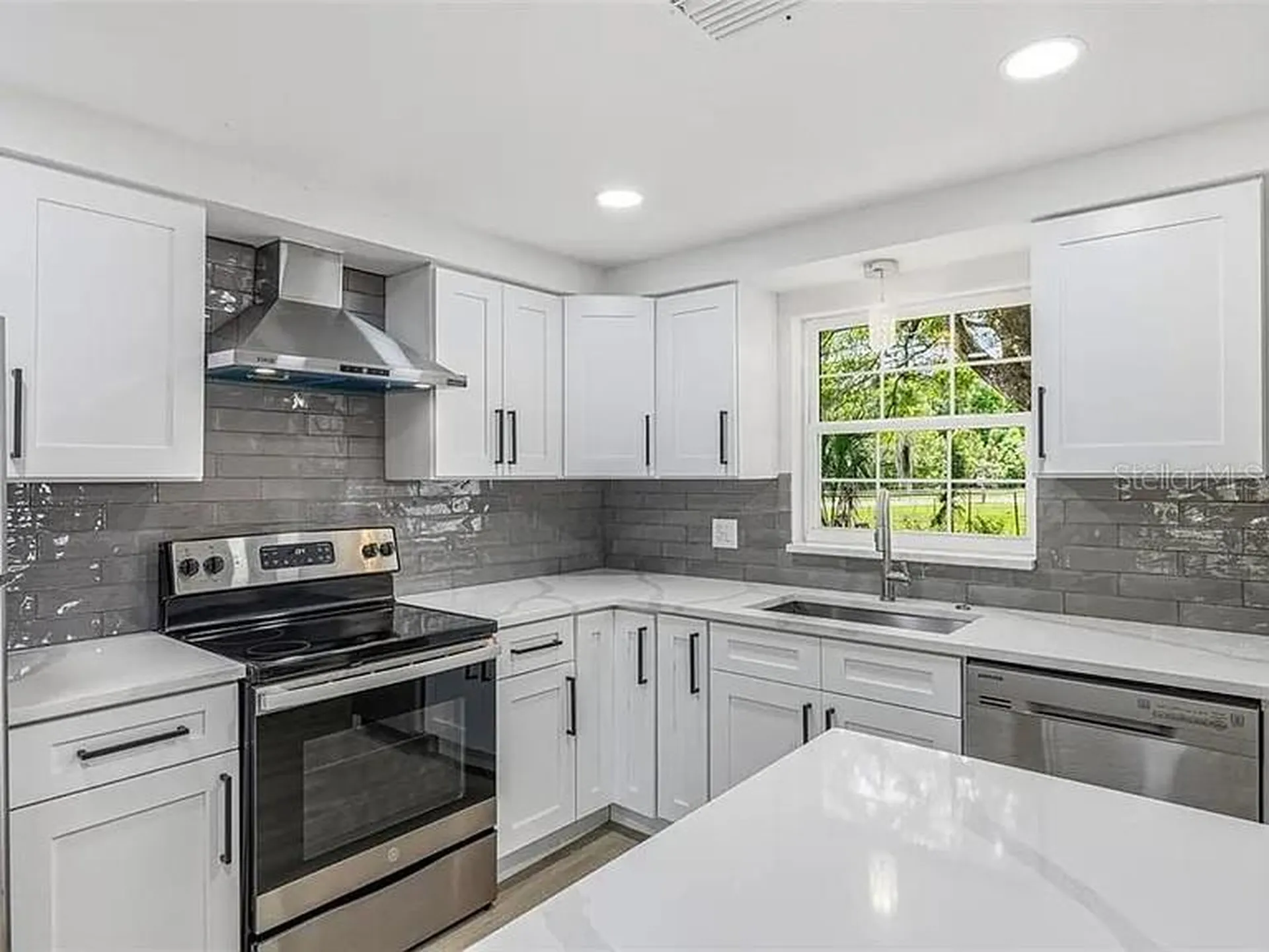 39252 Heights Avenue Zephyrhills FL 33542