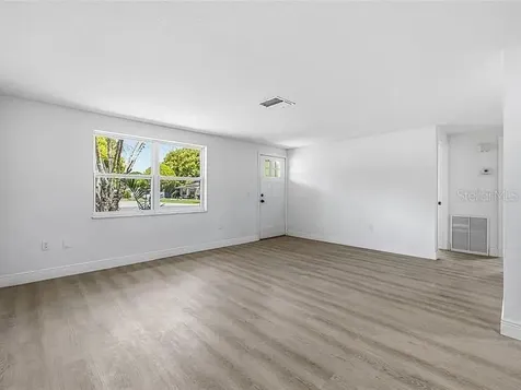 39252 Heights Avenue Zephyrhills FL 33542