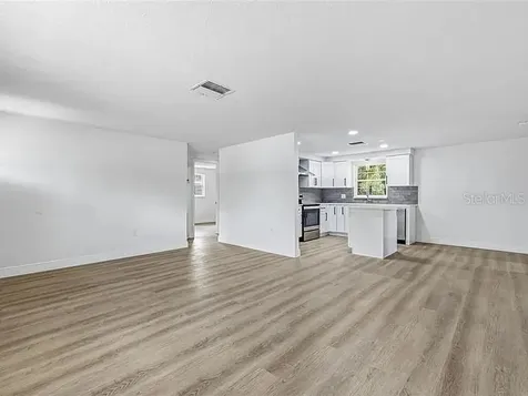 39252 Heights Avenue Zephyrhills FL 33542