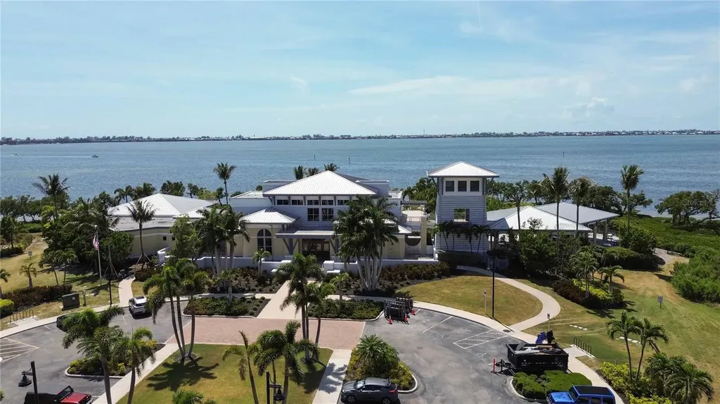 395 Aruba Circle Bradenton FL 34209