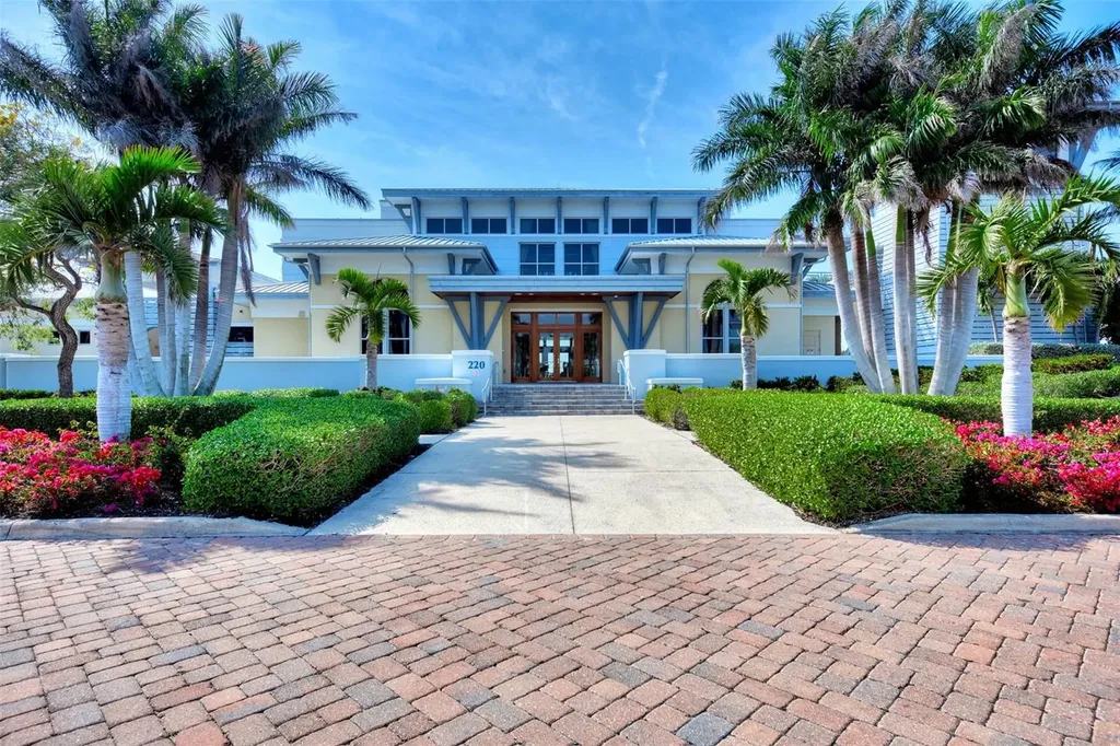 395 Aruba Circle Bradenton FL 34209
