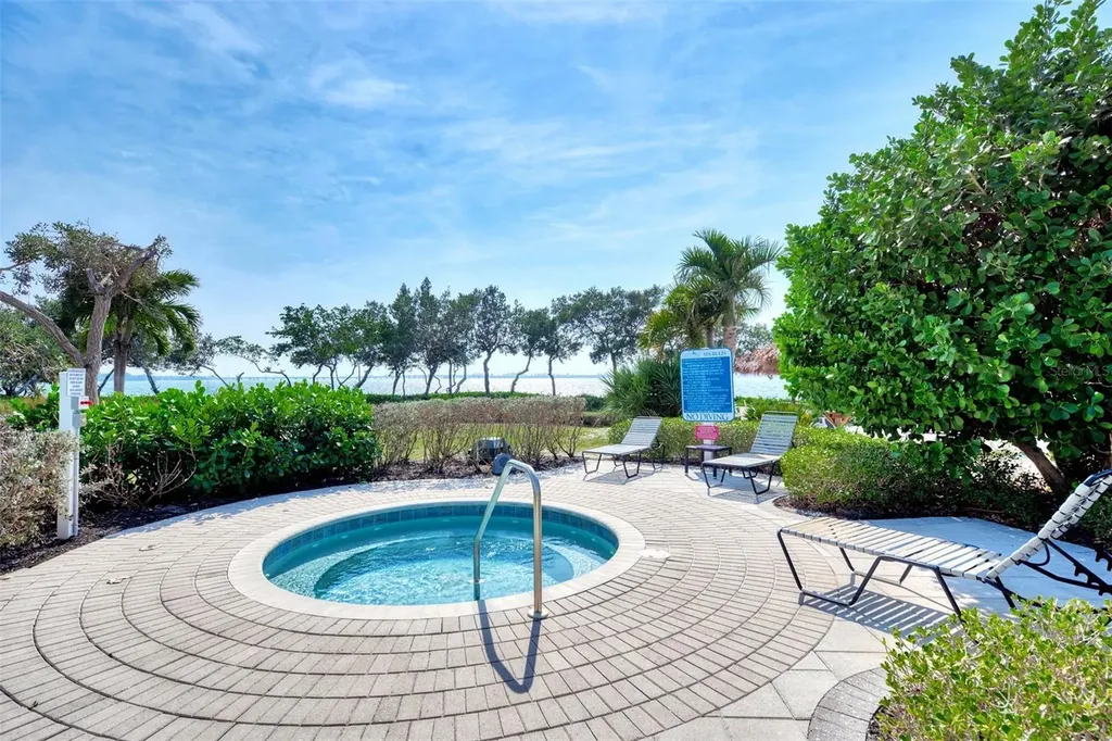 395 Aruba Circle Bradenton FL 34209