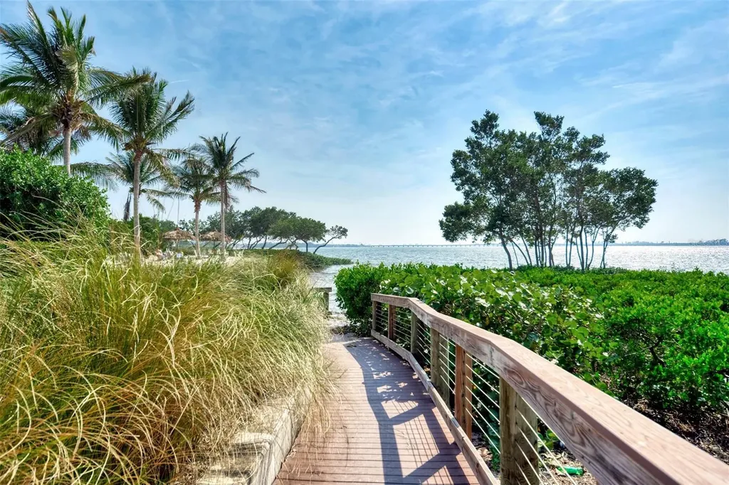 395 Aruba Circle Bradenton FL 34209